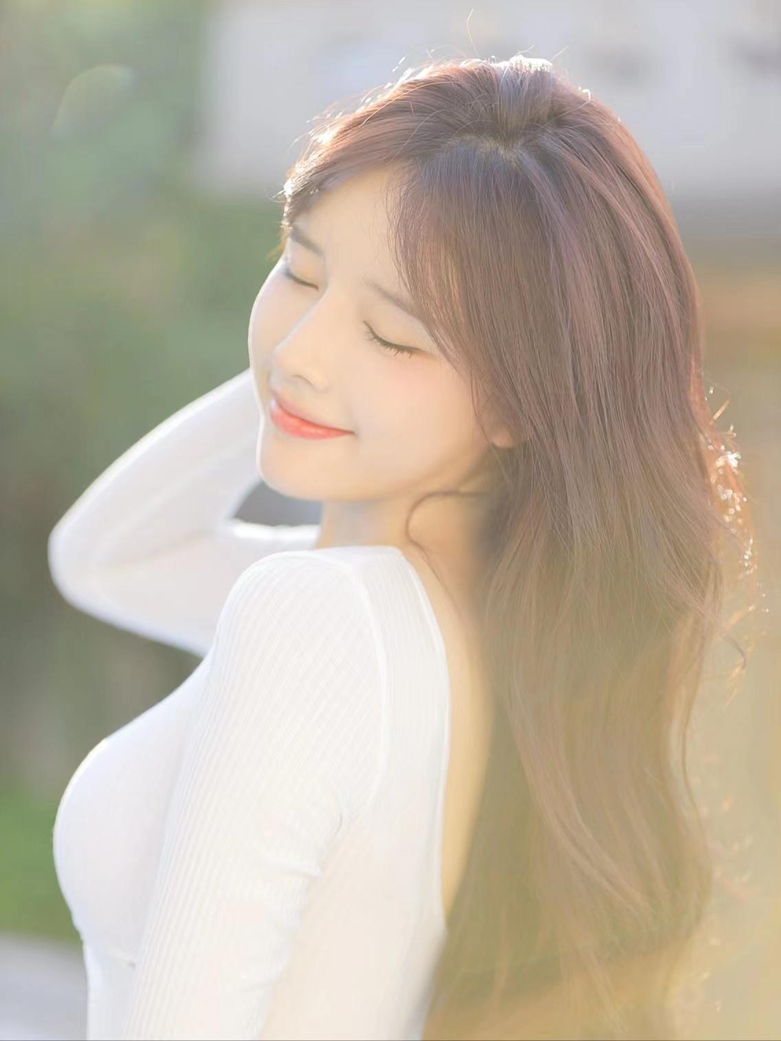 10秒教你学会摆拍再也不用剪刀手,16个摆拍动作告别剪刀手