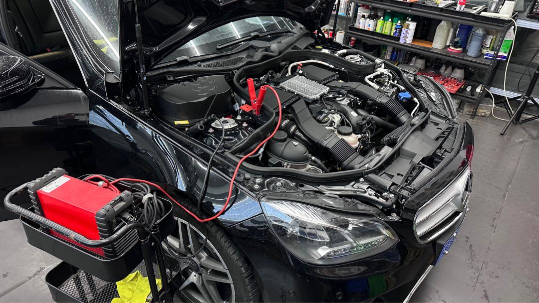 奔驰w212翻新改造全过程,奔驰w212老车翻新