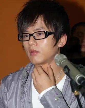 谢娜帮张杰助唱,张杰帮谢娜筹办经费