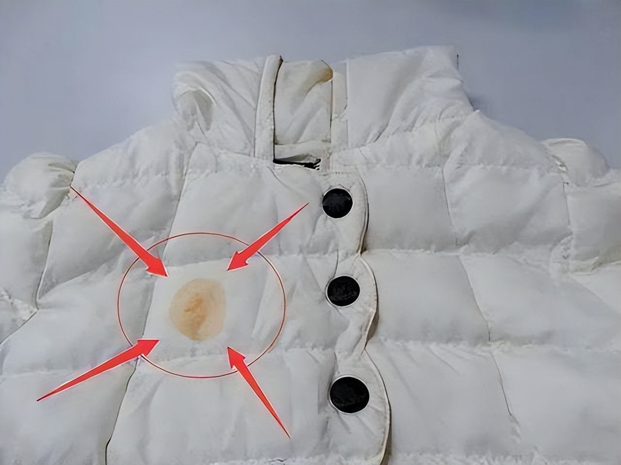 羽绒服洗了变薄怎么办视频,羽绒服洗干净后怎么弄蓬松