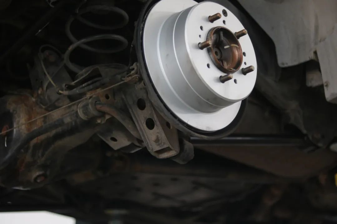 陆巡lc100中控台翻新视频,陆巡lc100内饰翻新