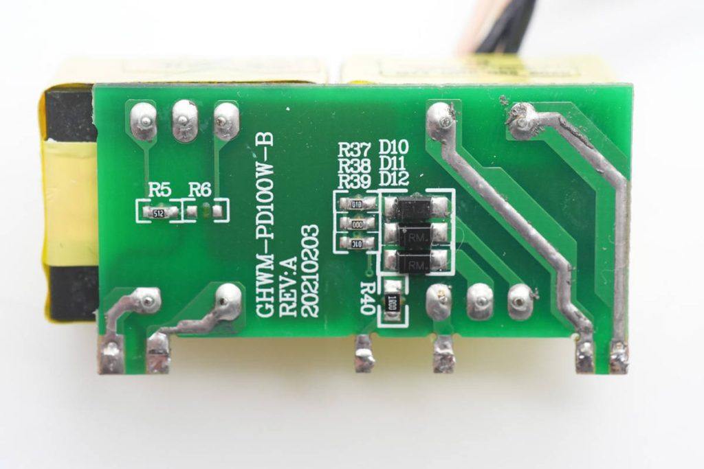 哈曼卡顿infinitylab65w,哈曼卡顿琥珀便携版充电器