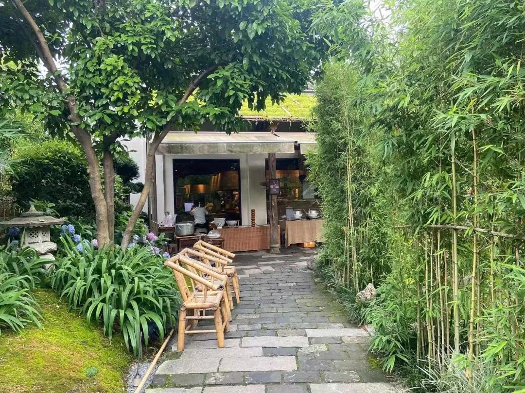 日流水20万，它在院里卖驴肉，小院餐饮正悄悄走火