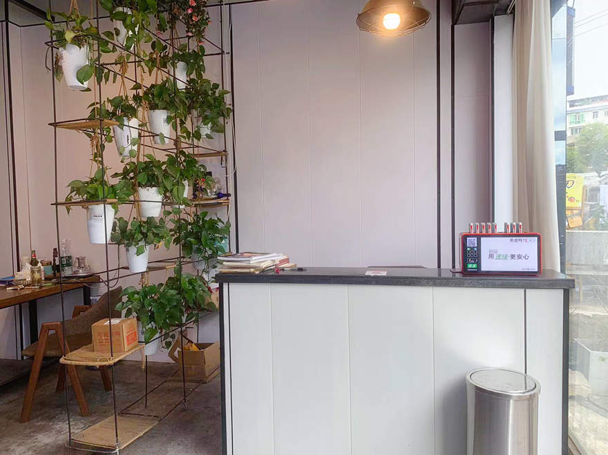 临街门面50平美发店转让,临街美发店转让