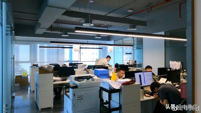 参访中东地区最大华人零售集团“温超”总部，供应20万华人口粮