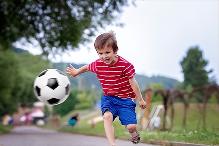 玩耍是孩子的天性,放纵任性是儿童的权利