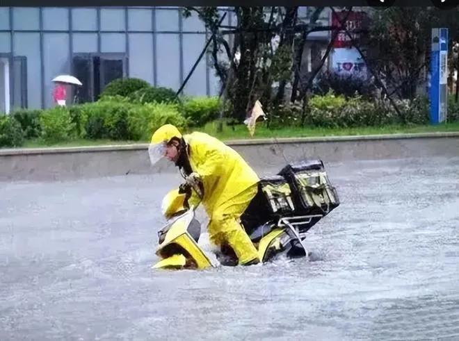 外卖小哥月入过万是真的么,外卖小哥月入过万真的容易吗