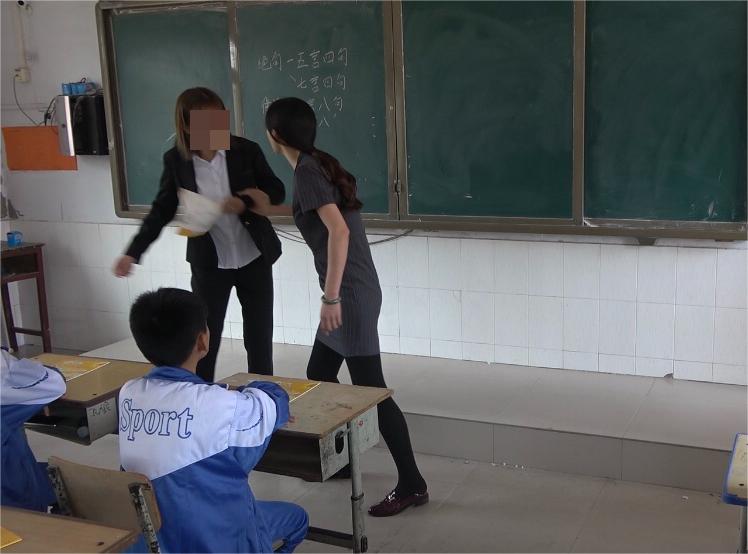 2300校服校方回应,学校订高价校服事件