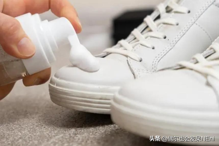 正确清洗皮革运动鞋的步骤,运动鞋还原