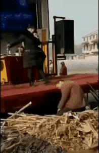 女友今年都二十三了，还是这样，是不是没救了哈哈哈好尴尬