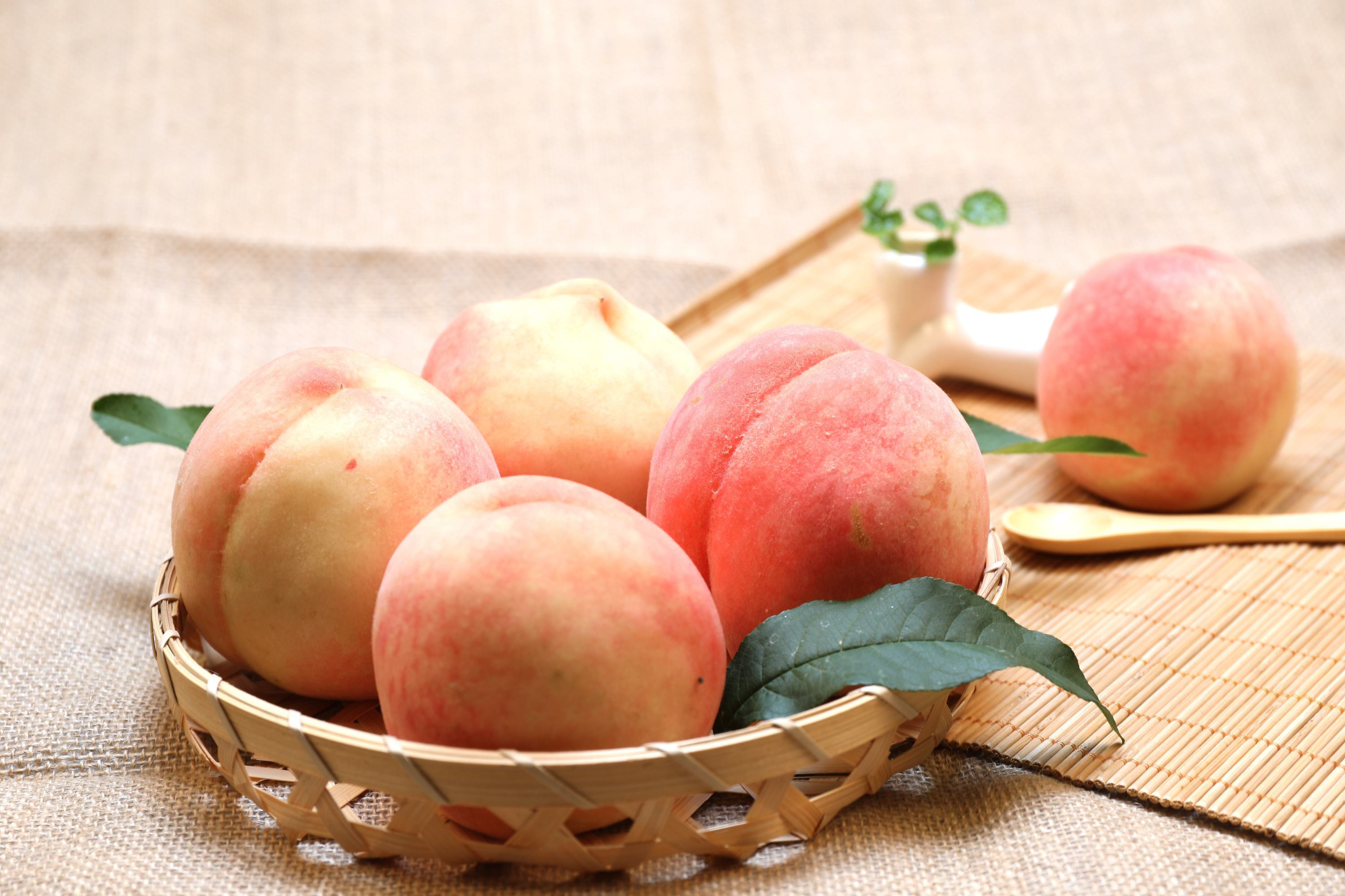 夏天吃哪些既清凉又健康水果,夏天到了这4种水果可多吃消暑