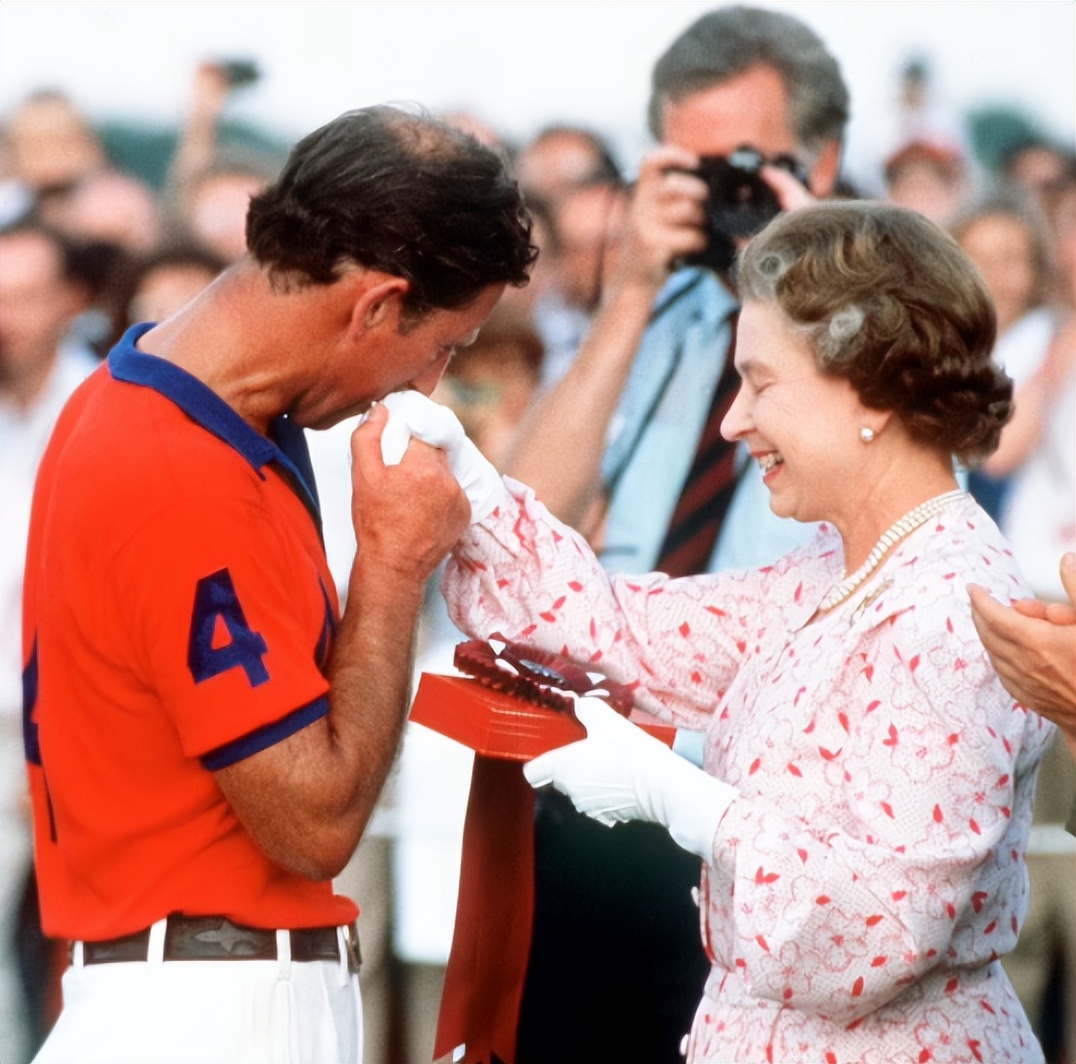 登基70周年！每年一张照片带你回顾女王的传奇人生