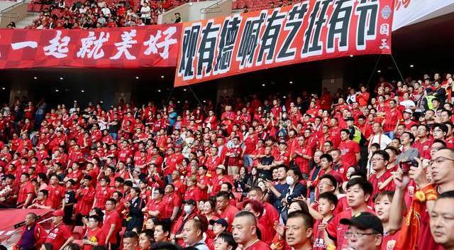 海港夺冠申花球迷反应,申花球迷穿海港球衣