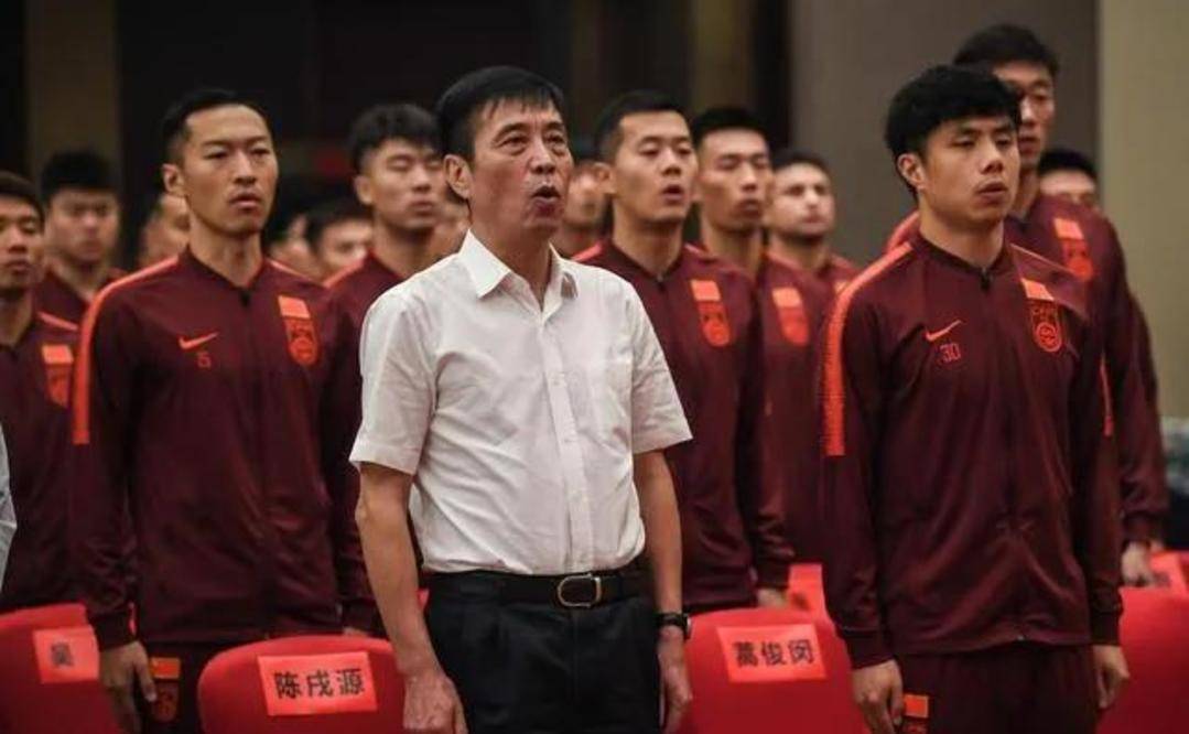 国足训练营魔鬼训练,国足训练的一天