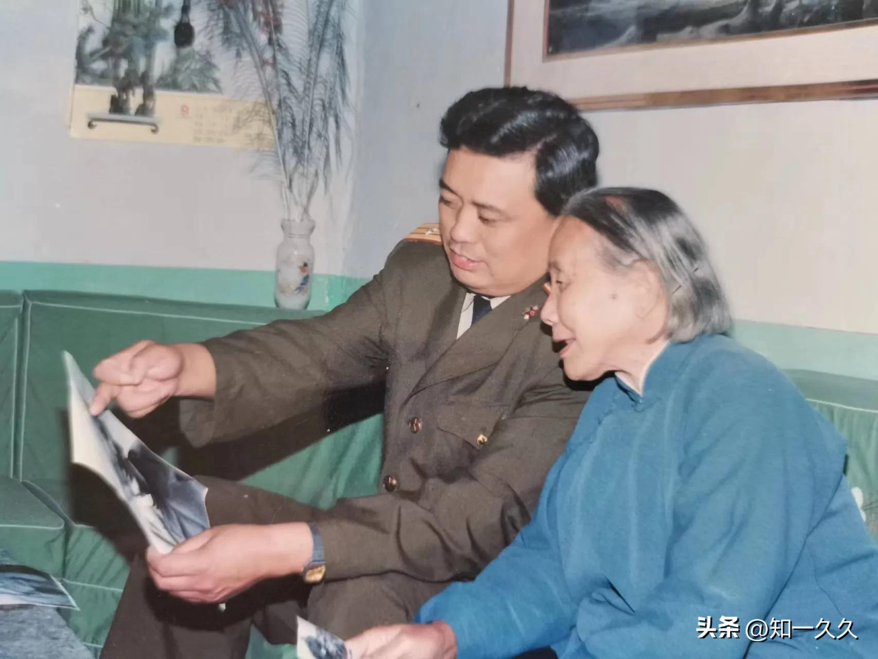 鎴戠殑鑰佺埗浜插偓浜烘唱涓嬬埍蹇冪増,鎴戠殑鑰佺埗浜叉繁鎯呮钵妗戠増