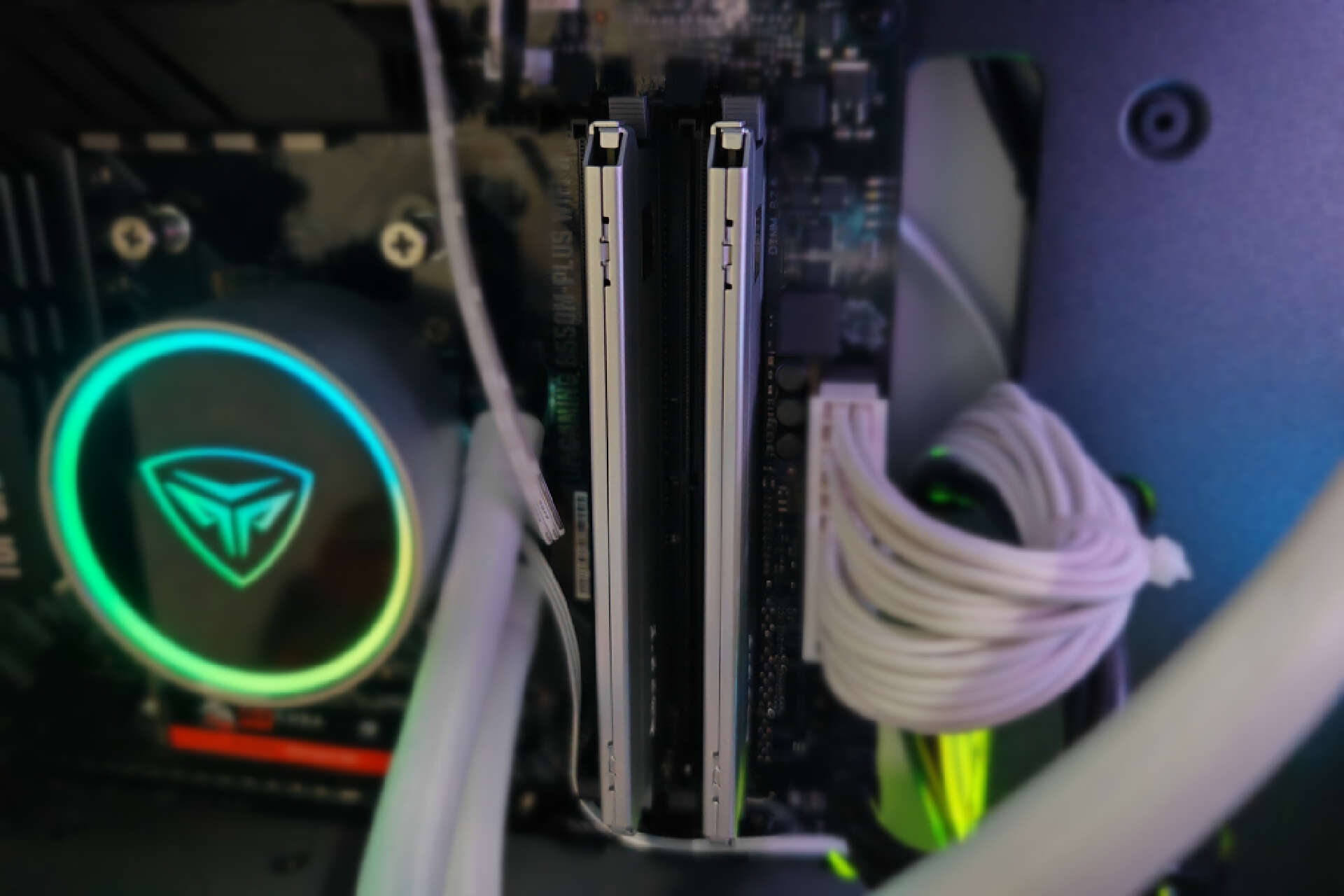 阿斯加特黑橙内存,阿斯加特弗雷内存值不值得买