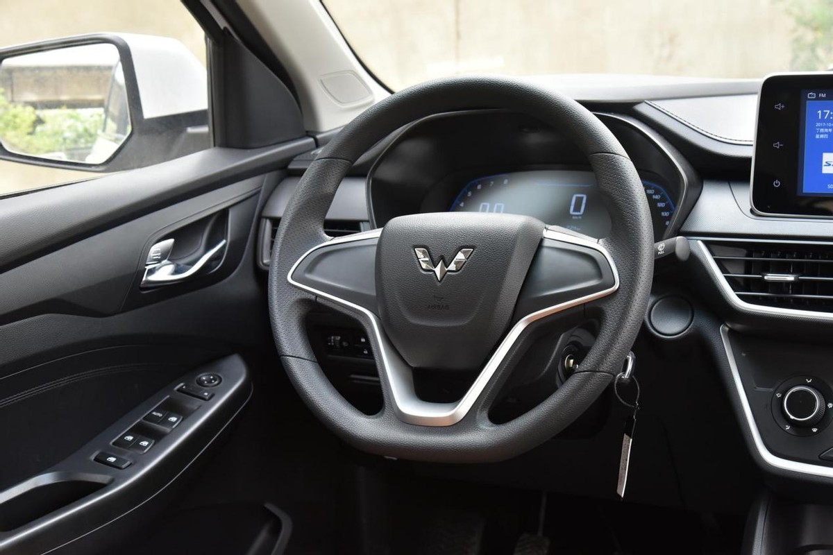 五菱宏光s31.5t试驾,2022年新款五菱宏光s3豪华商务版