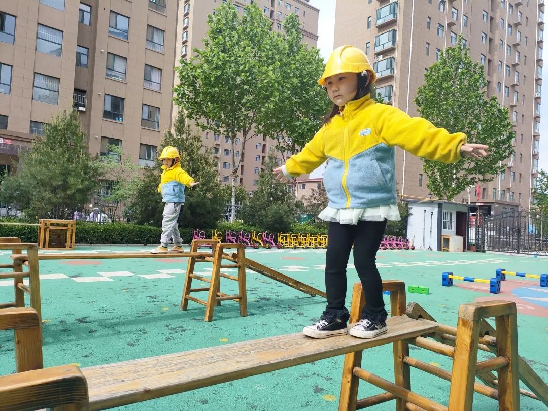 【垣曲县滨都幼儿园】滨都萌娃走进*防队消**致敬最美“火焰蓝”