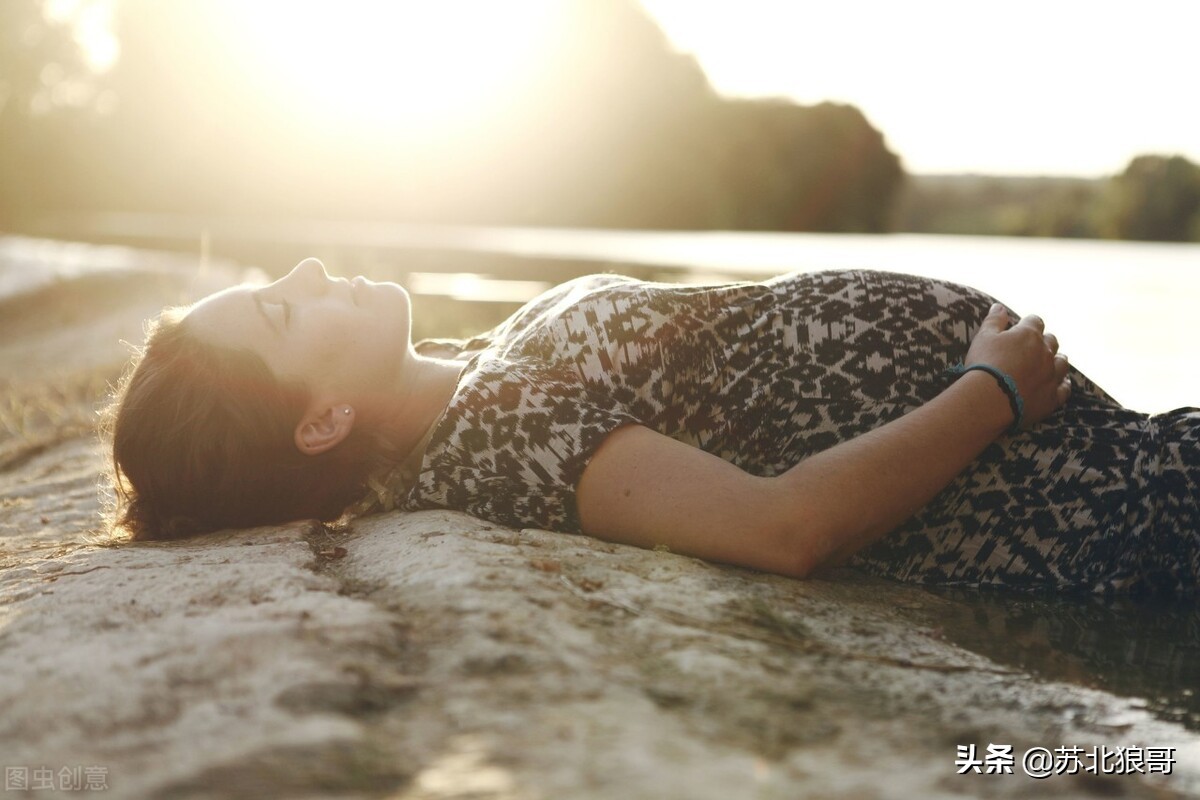 娆叉湜涓殑濂充汉鍓ф儏浠嬬粛,娆叉湜涓殑濂充汉鍓ф儏