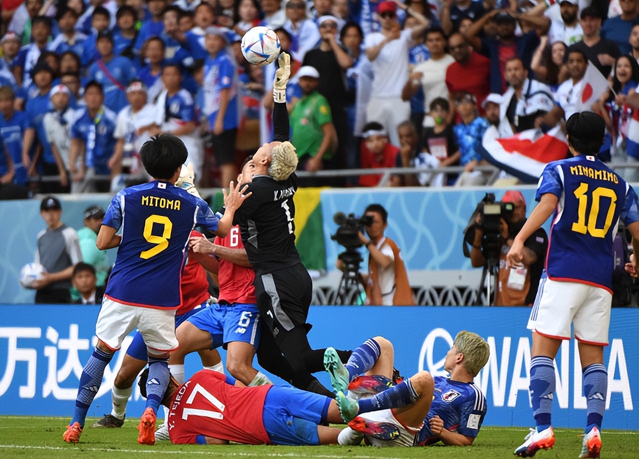 日本队1-2不敌伊朗比赛集锦,日本队1:2爆冷不敌伊拉克队