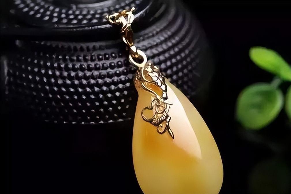 蜜蜡手串的保养方法和注意事项,蜜蜡该怎么保养最好用呢