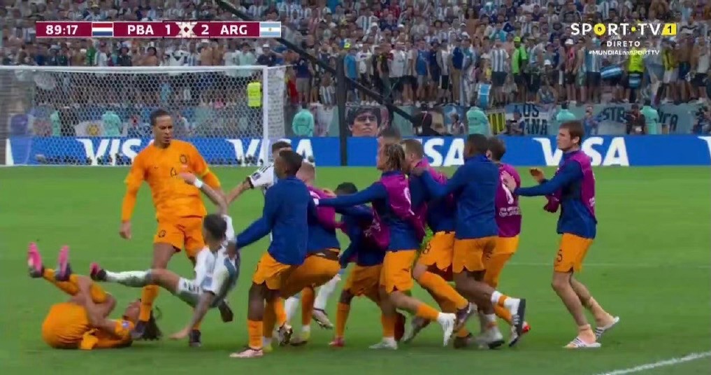阿根廷和荷兰冲突梅西说的什么,球品极差的表现