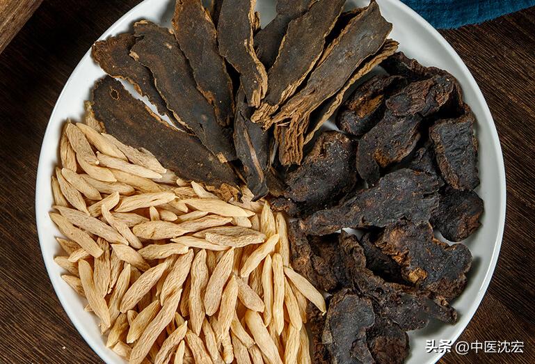 大便呈黑色羊屎状中医,大便黑褐色是肝火大吗