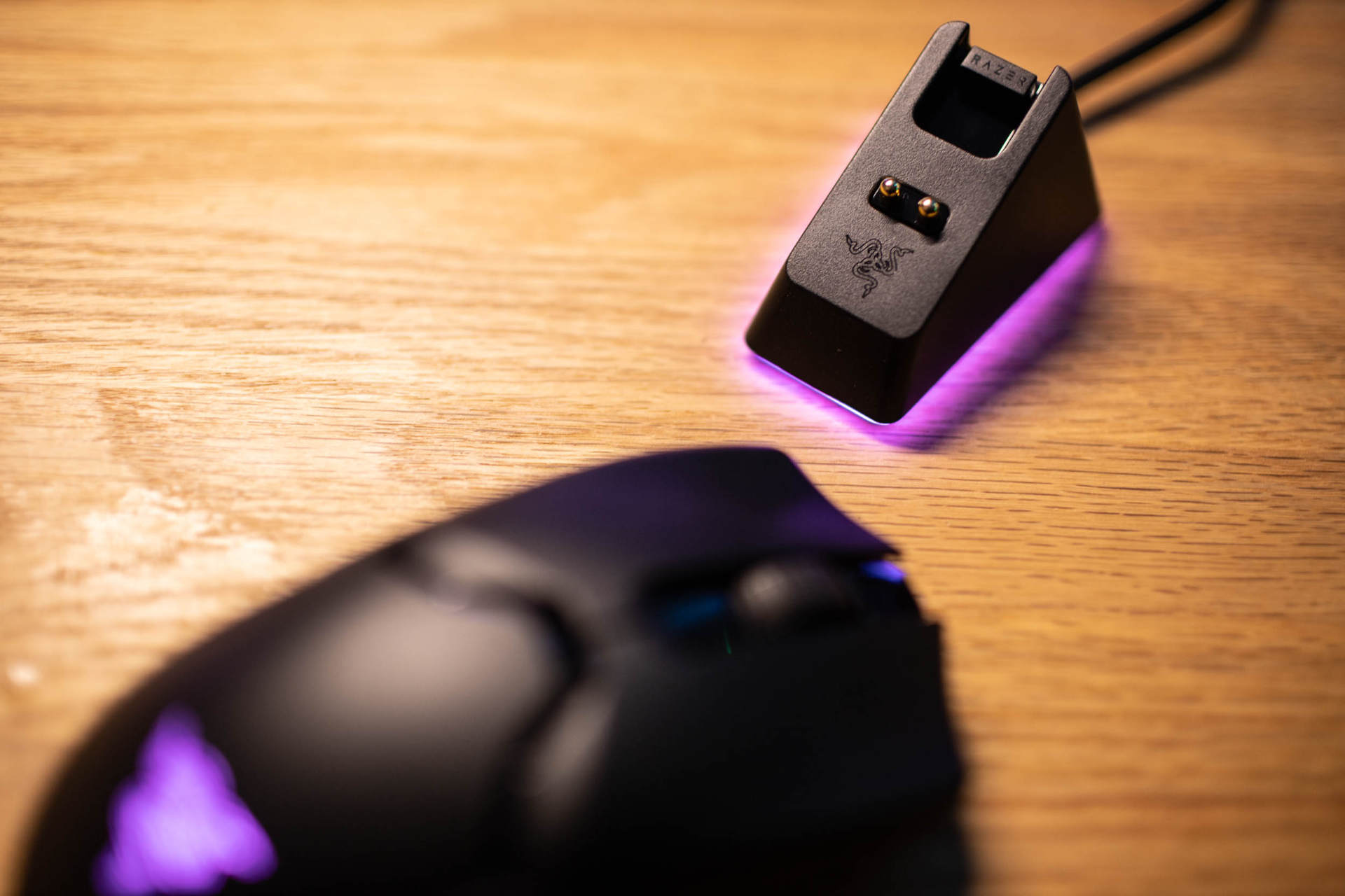 23.8英寸显示器桌面效果,桌面1.3米扩展显示器