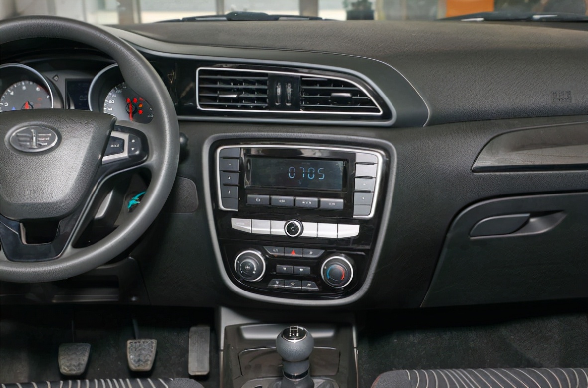 汽车内饰烤漆面板划痕修复,汽车内饰板上有划痕可以怎样修复