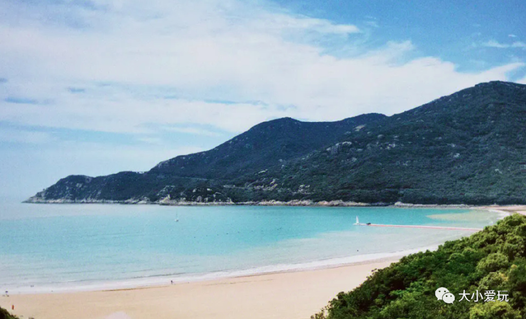 这座颜值逆天的“千岛之城”坐拥金沙白浪，还有机会偶遇荧光海哦