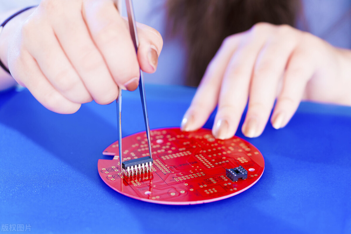 国产芯片能打破美国封锁吗 (国产芯片突破西方技术封锁)