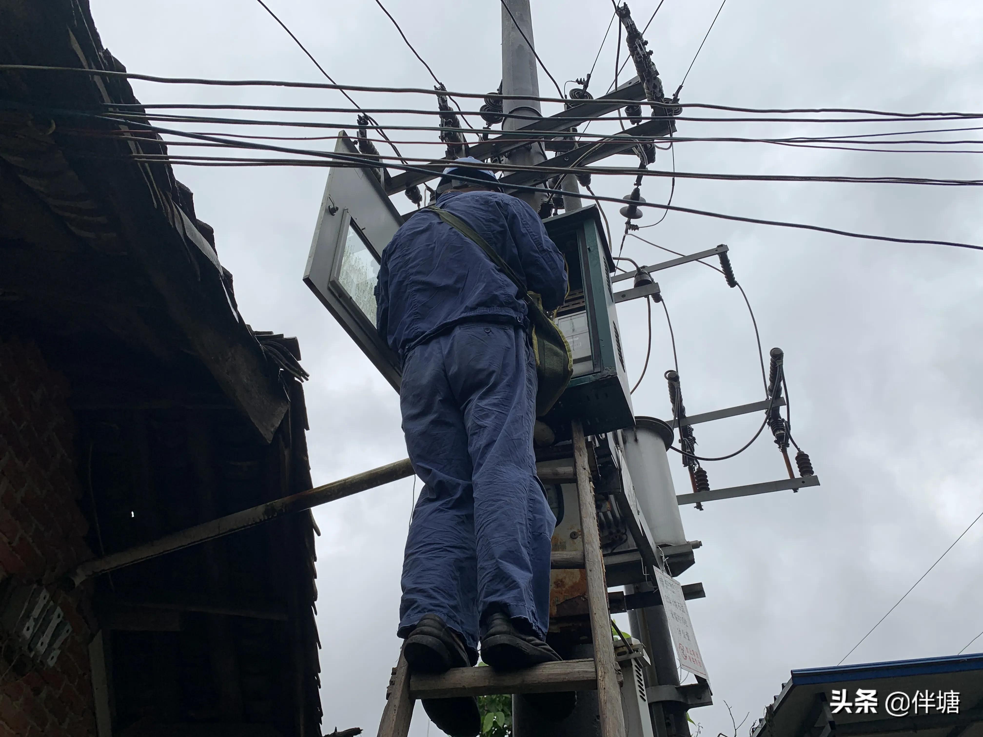 家里电突然断了一秒又来了不跳闸,家里突然断了一路电