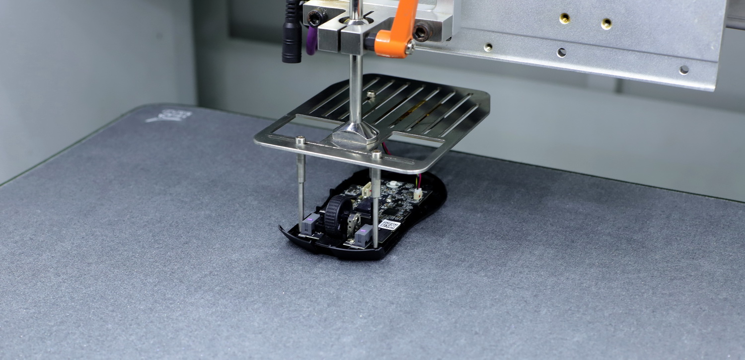 毒蝰鼠标游戏电竞专用,100价位游戏鼠标垫怎么选