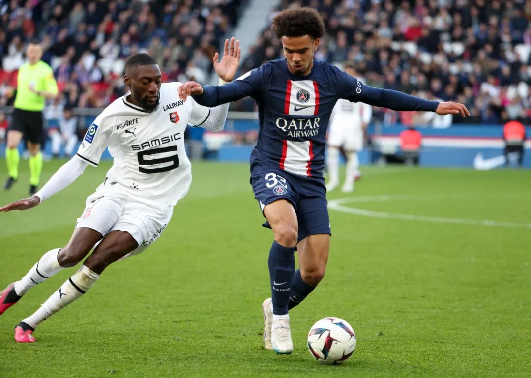 为足球梦而奋斗,为ac米兰踢球是我的梦想