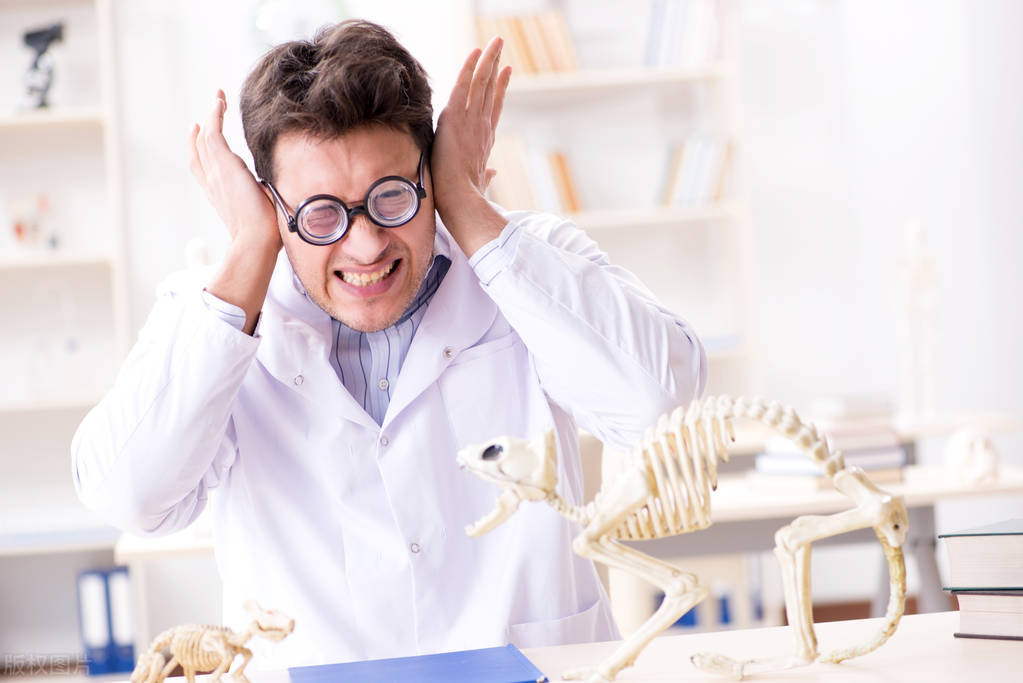 骨头关节经常咯嘣咯嘣的响怎么办,全身骨头关节咔咔响是缺钙吗