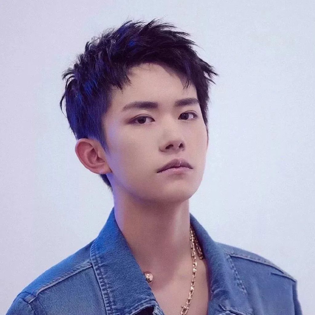 男士头发稀少适合剪什么发型,35到40岁的男士发型怎么剪