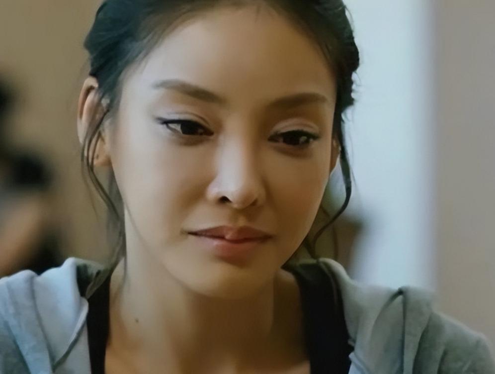 韩国张紫妍案：女星自杀遗书劲爆，总统下令彻查，为何草草结案？