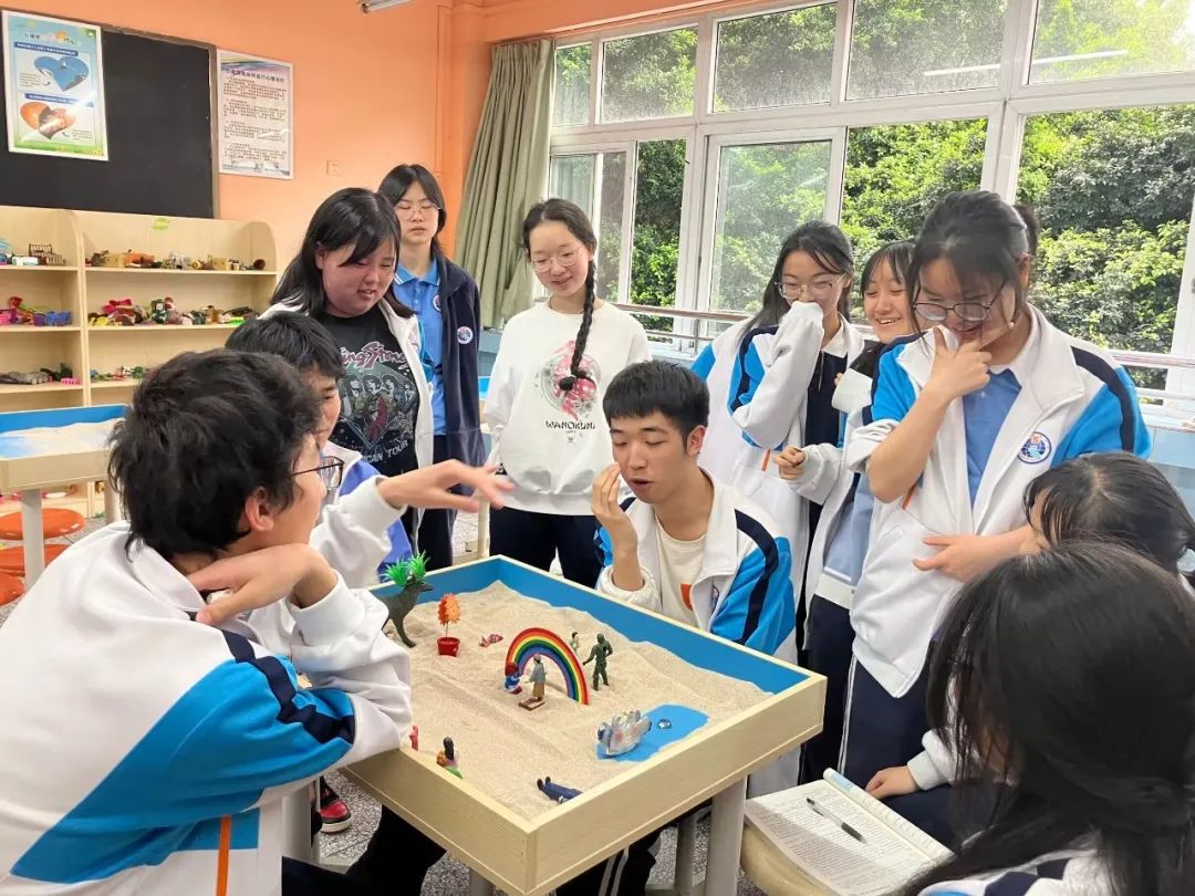 用“VR”视野，探校（三）！师大实外学生的心理健康，有保障！