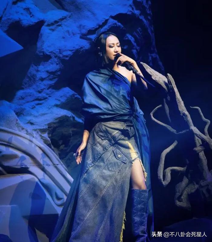 张韶涵现场完整版汪峰评价,张韶涵演唱会上座率合肥