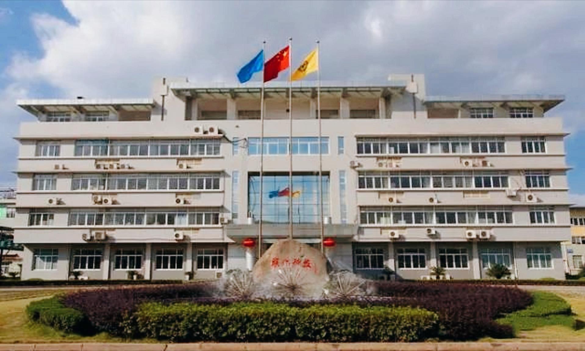 浙江女首富40年白手起家挣百亿,浙江台州女首富