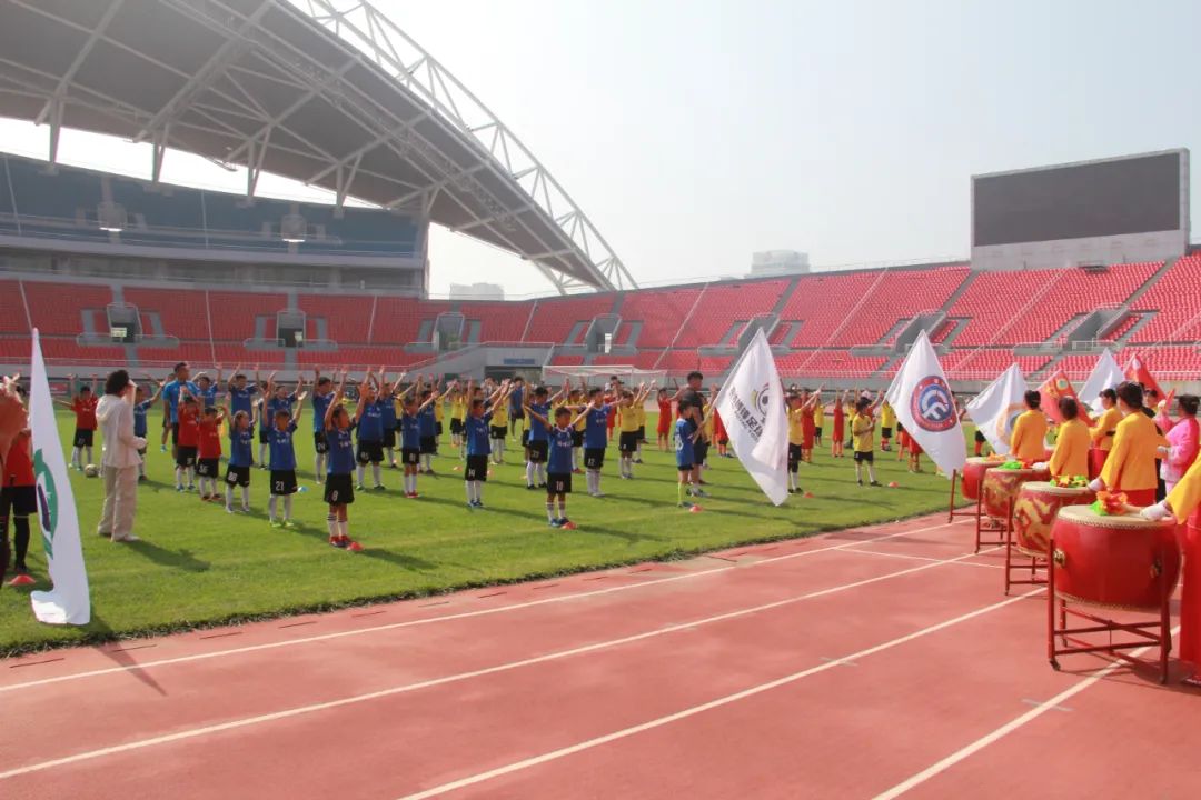 潍坊市足球月开幕式,火红七月主题活动