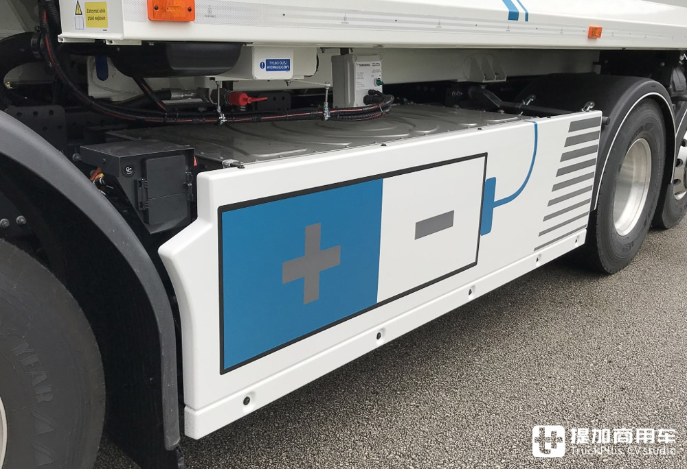 并不垃圾的垃圾车，已在波兰投放的雷诺D.ZE6x2电动环卫车实拍