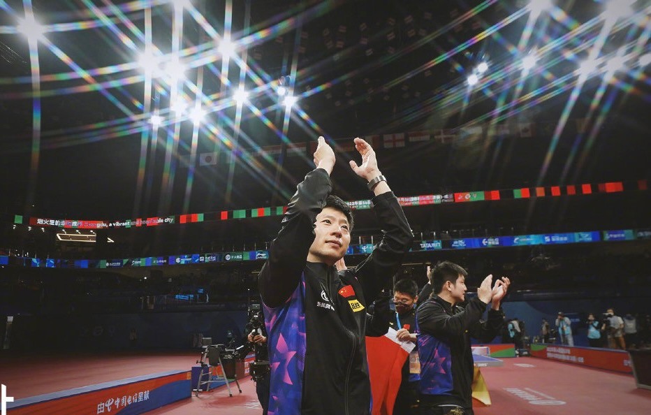 马龙回应退出世锦赛,马龙4比0重返赛场