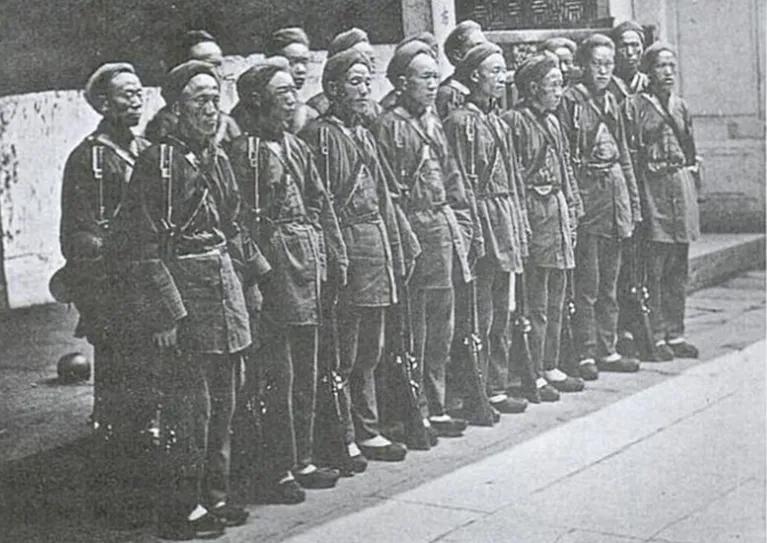 世界轻兵器先进武器图片,世界轻武器史