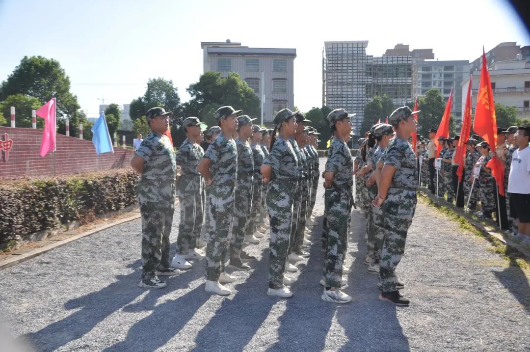 创新育人模式培养高质量人才,创新开展新生入学教育