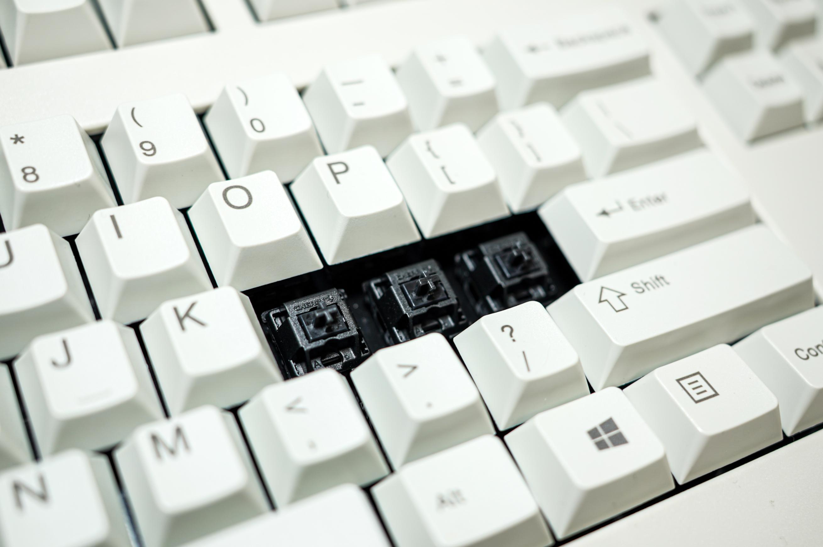 cherry轴入门机械键盘推荐,cherry键盘银轴和茶轴对比