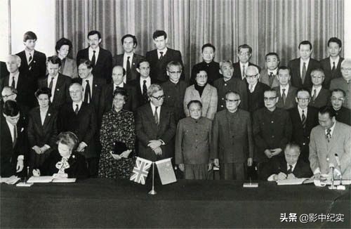 1997年，*小平邓**逝世，夫人卓琳致信*党**中央：*小平邓**交代了5个后事