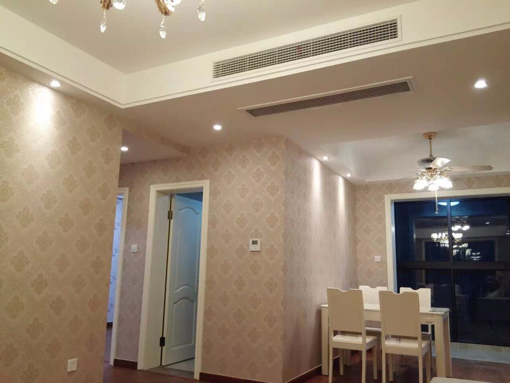 中央空调普通空调哪个费电,家用中央空调电费大概一天多少钱