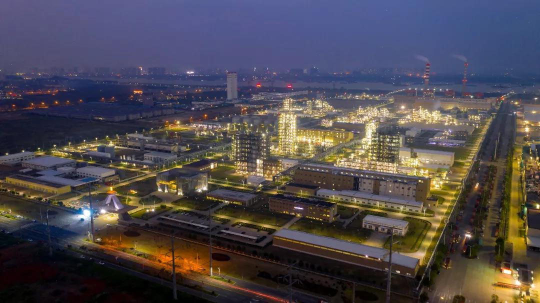 奋力开启新时代高质量发展新征程,改革开放再出发砥砺奋进新时代