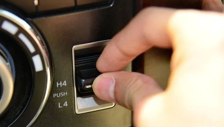 普拉多4.0与2.7驾驶感受,17年普拉多3.5vx真实驾驶感受